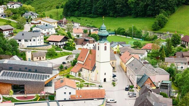 Der Dorfplatz Reinsberg - das Herz unserer Gemeinde. | Foto: @cleanhillstudios