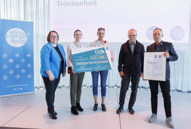 Das "Wiener Wäldchen" und das Pflanzkonzept für trockenheitsresistente Gräser- und Staudenbeete dürfen sich über den "Österreichischen Staatspreis für Klimawandelanpassung" freuen. | Foto: Klima- und Energiefonds/APA-Fotoservice/Rudolph