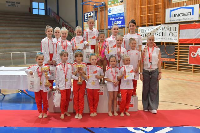 Der ASKÖ RG Oberwart staubte bei der ersten Landesmeisterschaft in Rhythmischer Gymnastik in Oberwart mehrere Titel und Platzierungen ab. 