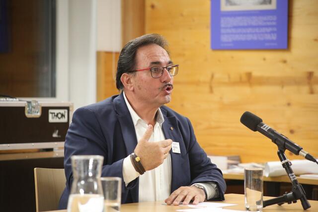 LABg. Erich Wahl (SPOÖ Extremismussprecher und Jugendzentrumsexperte): "Wir verlieren immer mehr Jugendliche in der Prägephase an manipulierende Social Media Kanäle!" | Foto: Eckhart Herbe