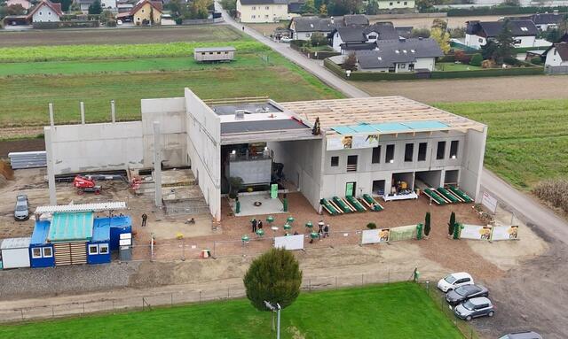 Ab dem Winter wird geheizt: Das neue Biomasse-Heizwerk in Hausmannstätten wurde mit einem Pre-Opening offiziell eröffnet. | Foto: privat