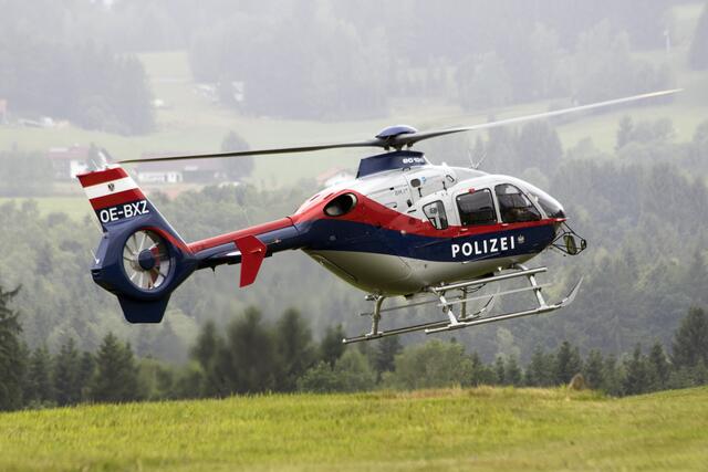 Drei Personen mussten per Hubschrauber aus misslichen Lagen befreit werden. (Symbolbild) | Foto: Bundesheer/Gerhard Simader