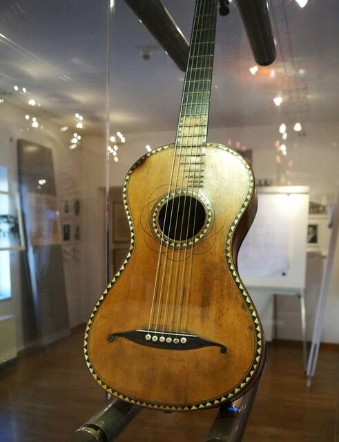 Das Original der Stille Nacht Gitarre.