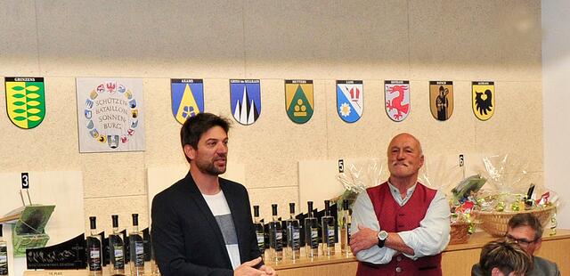 Vizebgm. Thomas Oberdanner gratulierte den Teilnehmern. | Foto: Hassl