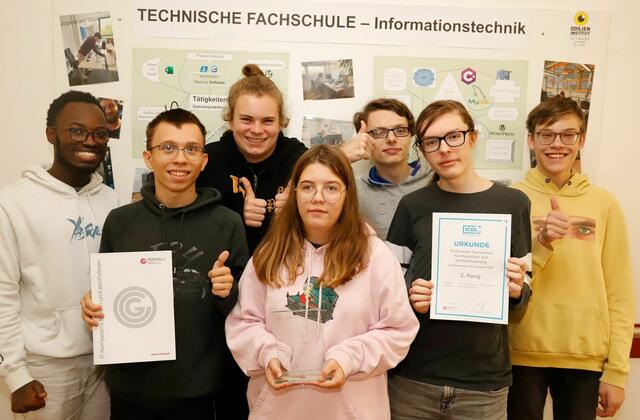Die Schülerinnen und Schüler des Odilien-Instituts konnten beim "Computer-Führerschein" den zweiten Platz unter den Technischen Schulen erreichen. | Foto: Odilien-Institut