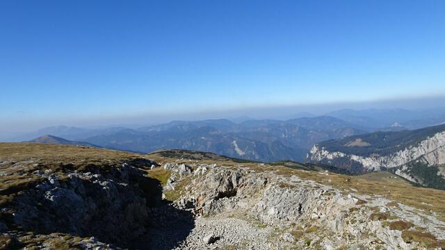 Ein Ausblick von der Heukuppe aus. | Foto: Plischek