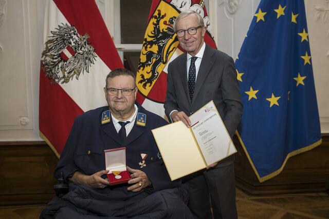 40 Jahre Feuerwehr und Rettungsmedaille für Haunsperger Bert