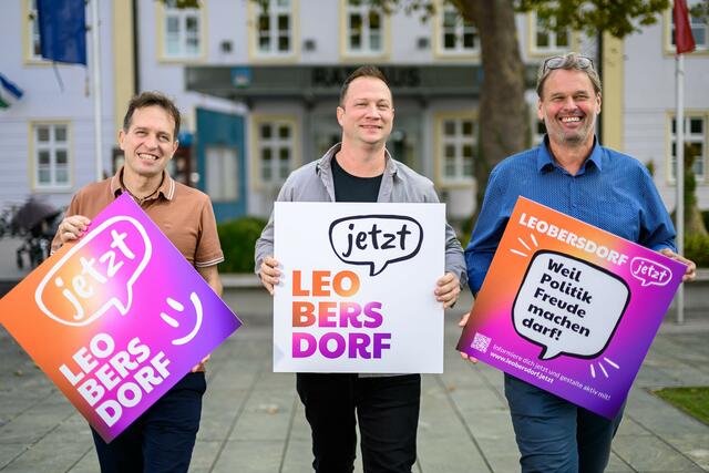 Harald Sorger, Reinhard Dungel und Christian Husar vor dem Leobersdorfer Rathaus. Die neue Bewegung steht für mehr Bürgernähe, Transparenz und Innovation | Foto: Nesvadba