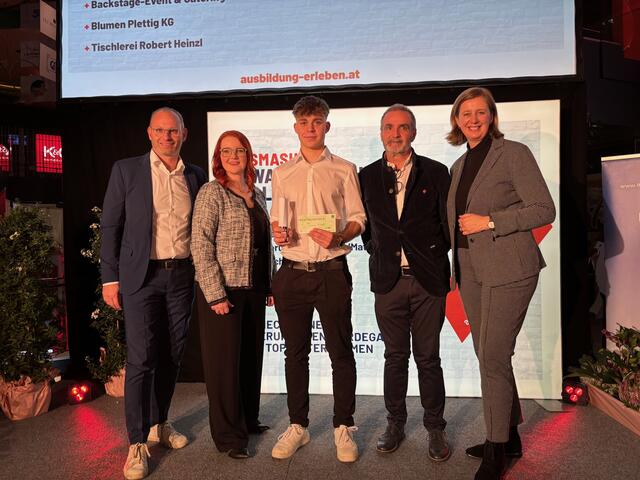 Die Firma Gänsweider gratulierte ihrem erfolgreichen Lehrling herzlich. | Foto: Almer