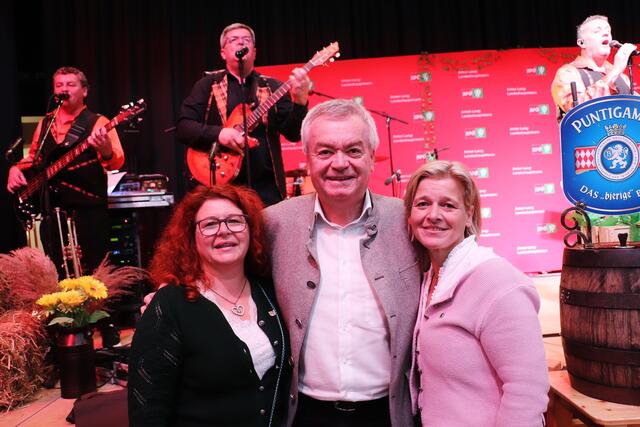 LH-Stv. Anton Lang mit den Kalsdorfer Gemeinderätinnen Sandra Goldberg und Sabine Jakubzig. | Foto: Edith Ertl