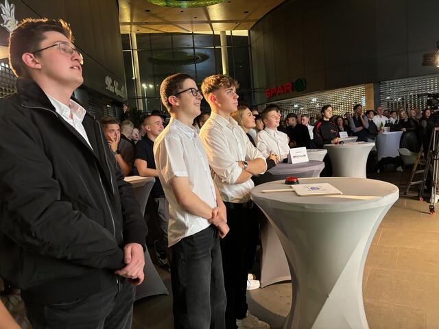 Bei der Lehrlings-Challenge waren Rateglück und Schnelligkeit gefragt. | Foto: Almer