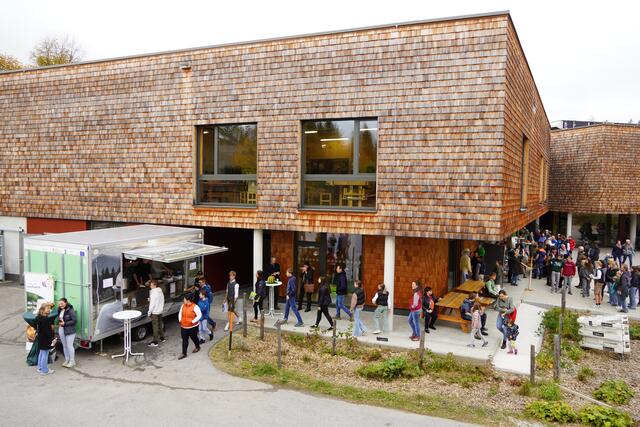 reger andrang, z.b auch beim Genussmobil | Foto: Magdalena Gautsch/LFS Tamsweg