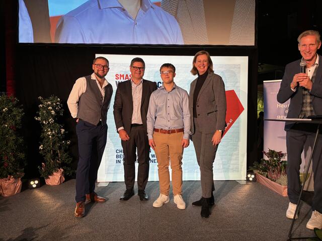 Die Firma Technoglas begann nach längerer Pause jetzt wieder mit der Lehrlingsausbildung. | Foto: Almer