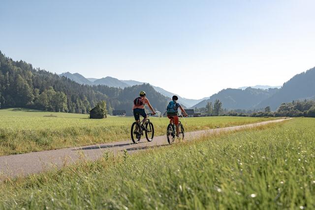 Die Fahrradwege im Burgenland sind besonders familienfreundlich und beliebtes Tourismusziel. | Foto: Josef Wittibschlager