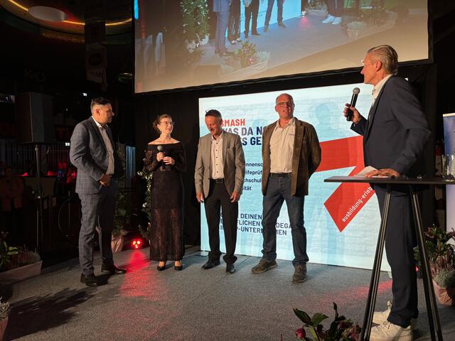 Drei ABV-Vorstandsmitglieder und WEZ-Centerleiterin Nadine Schleifer | Foto: Almer