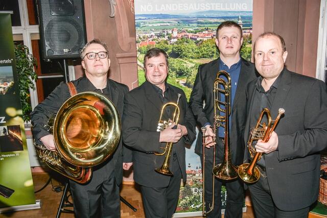 Der Znaimer Kunstschuldirektor Jaromir Berka, Franz Neubauer, Radek Svoboda und Gerald Hoffmann musizieren im Ensemble Retz-Znaim. | Foto: Musikschule Retz