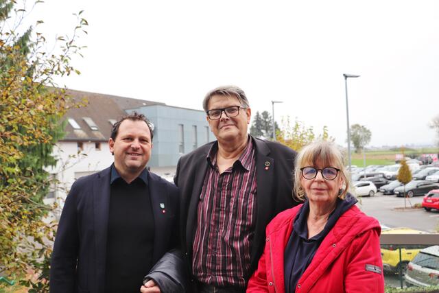 Robert Köppel (li) und Karlheinz Winkler vom sozialdemokratischen Wirtschaftsverband Steiermark mit Begleitung | Foto: Edith Ertl
