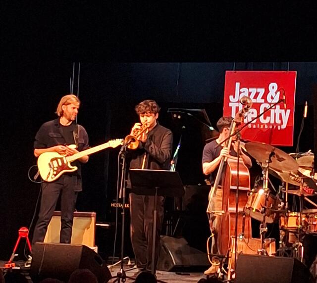 Jazz &amp; The City SALZBURG 
Philipp Schiepek - Gitarre
Lorenz Widauer - Trompete
Michael Acker - Bass
Matheus Jardim - Schlagzeug | Foto: Helene Kluppenegger