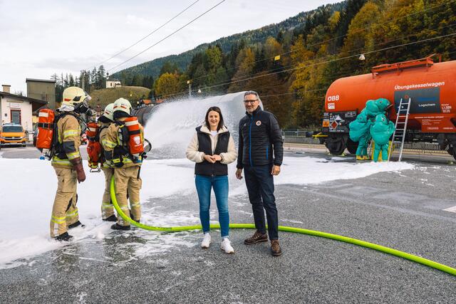 LRin Astrid Mair gemeinsam mit LH Arno Kompatscher | Foto: Pernsteiner