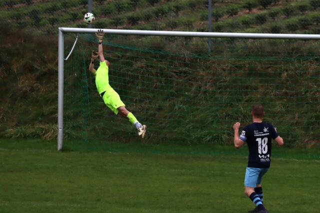 SPG-Keeper Johannes Sparber zeigte vor allem bei hohen Bällen eine sehr guten Leistung.