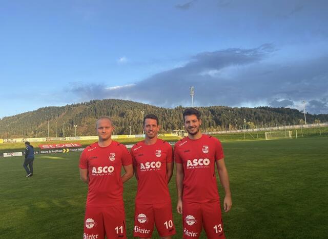 Die ATSV-Routiniers Marcel Stoni, Kapitän Patrick Pennich und Bastian Rupp (v. l.) wollen die Ligaführung. 