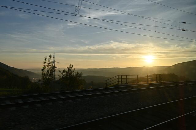 Schon die Bahnfahrt am frühen Morgen ist ein Erlebnis