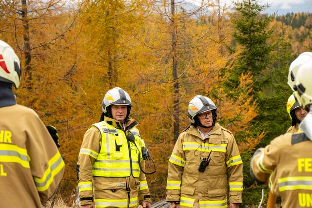 Einsatzleiter BR Harald Graggaber und Bezirksfeuerwehrkommandant OBR Hannes Pfeifenberger (v.li.) | Foto: BSBÖ OVI Keidel Thomas