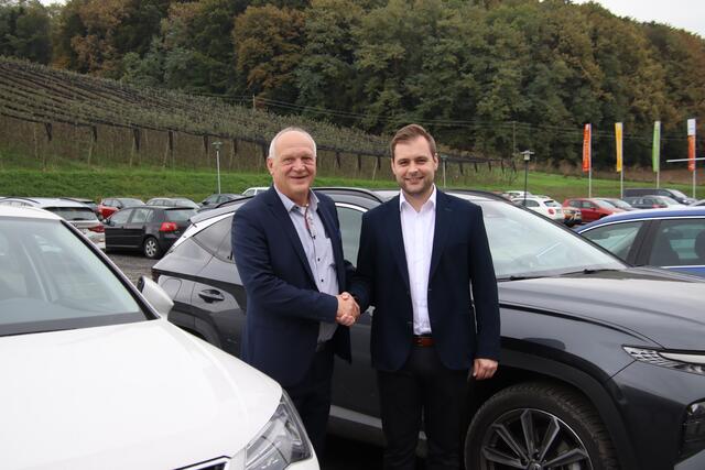 Der Rohrer Vizebürgermeister Kevin Friedl (rechts) tritt als Obmann des Pendlerforums Burgenland die Nachfolge des Olbendorfer Bürgermeisters Wolfgang Sodl an. | Foto: Martin Wurglits