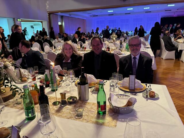 Zahlreiche Bürgermeister, hier Roman Neumann und Engelbert Huber, waren bei der Veranstaltung. | Foto: Almer