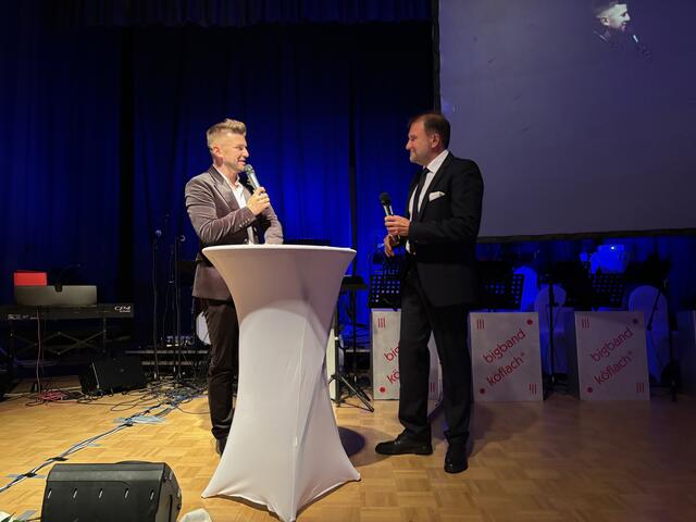 Im Gespräch mit Beirat-Vorsitzenden Ernst Knes | Foto: Almer