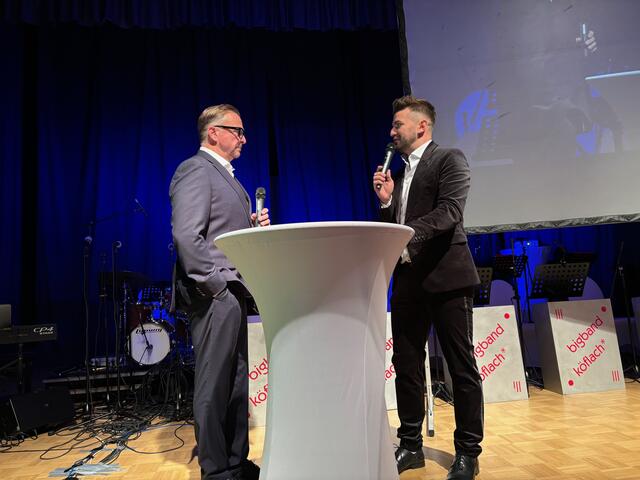 Thomas Seidl interviewte Bürgermeister Helmut Linhart. | Foto: Almer