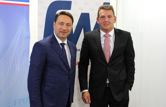 FPÖ OÖ-Parteichef Manfred Haimbuchner und Freiheitliche Wirtschaft-Landesobmann Michael Fürtbauer (r.). | Foto: FPÖ OÖ
