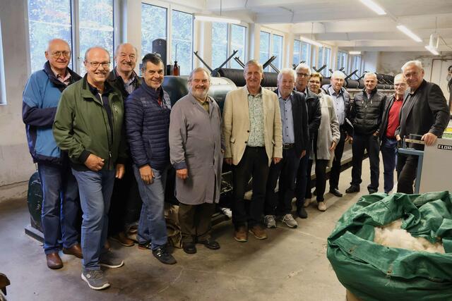 In der Betriebshalle der Fa. Landl, vorne i.d. Mitte Karl Landl sen. | Foto: Franz Putz