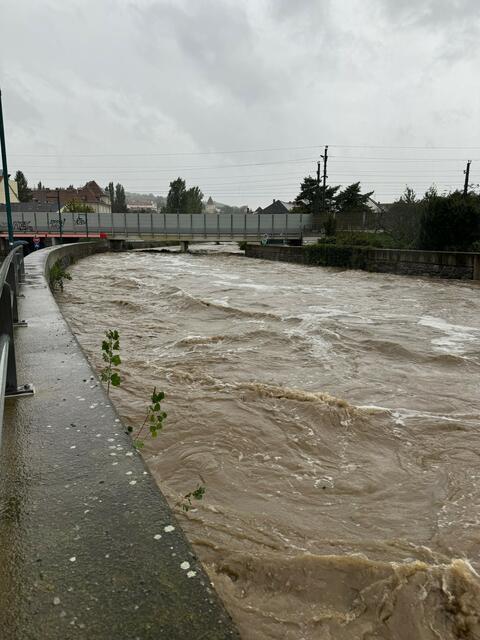 Der Kremsfluss stieg im Spetember 2024 gefährlich an. | Foto: Stadt Krems