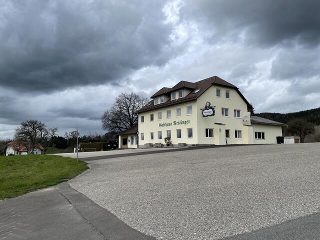 Das Traditionswirtshaus Reisinger in Neulichtenberg wird seit 11. November 2023 von Alexandra Pervulesko geführt. | Foto: MeinBezirk/Gernot Fohler