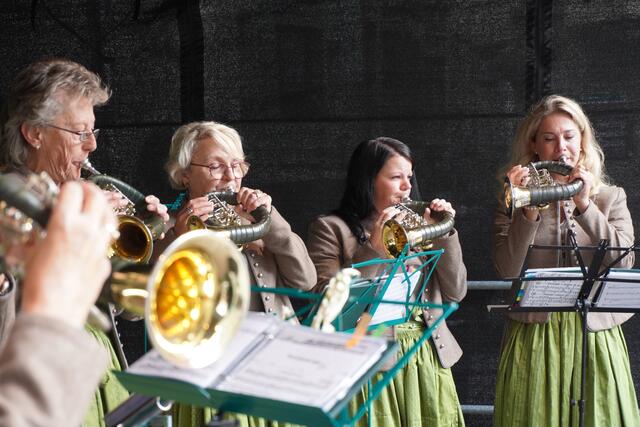 Das Jagdhorn wurde von dem Stubaier Jagdhornklang und den Jagdhornbläsern vom Mierminger Plateau präsentiert.  | Foto: Alicia Martin Gomez