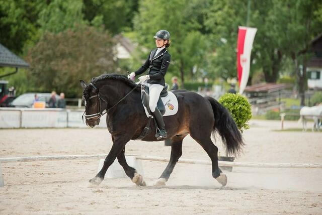 Bettina Haefeli und Tegernsee Vulkan XVI starteten das erste Mal in der Klasse L. | Foto: Monika Schmid