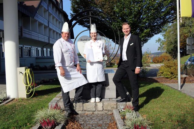 Andreas Penz (Stv. Leiter Küche), Sandra Bauer und Thomas Luftensteiner  (Teamleiter Mitarbeitermanagement) - v.l. | Foto: HKZ Groß Gerungs