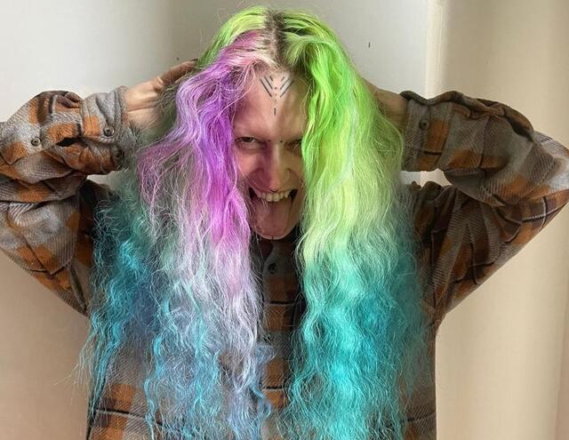 Auch unkostümiert ist Alice Erik Moe eine bunte Erscheinung. | Foto: Alice Erik Moe