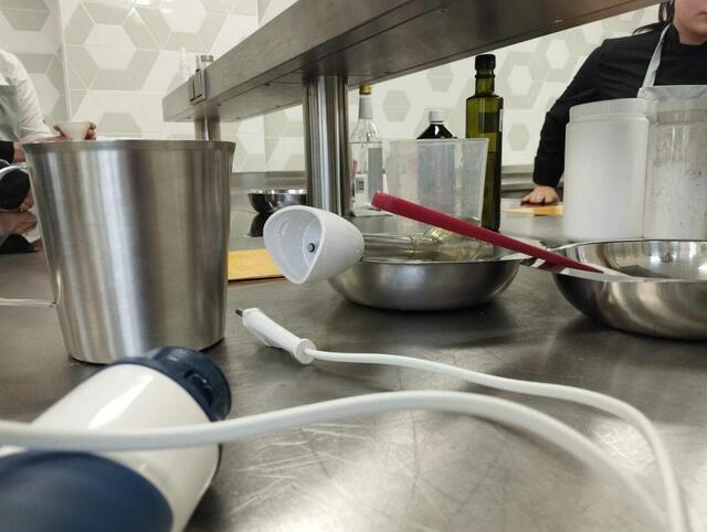 Kochlöffel und Pürierstab: Hier wird gearbeitet.  | Foto: Mein Bezirk