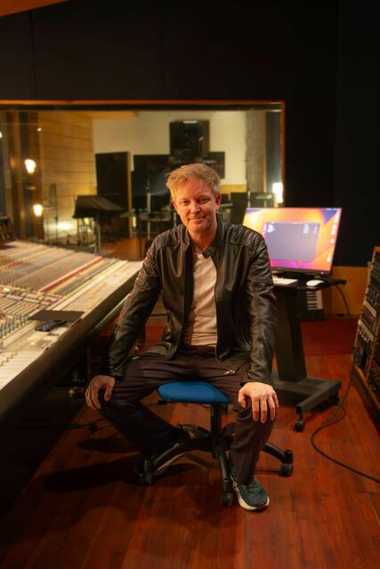 Rockmusiker und David Piribauer lebt seine Leidenschaft.
