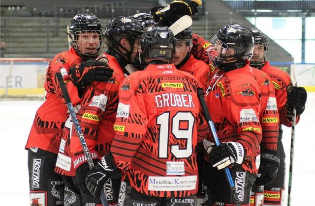 Die Sajowitz Devils bejubelten einen knappen 4:3-Sieg über die Warriors. | Foto: FB