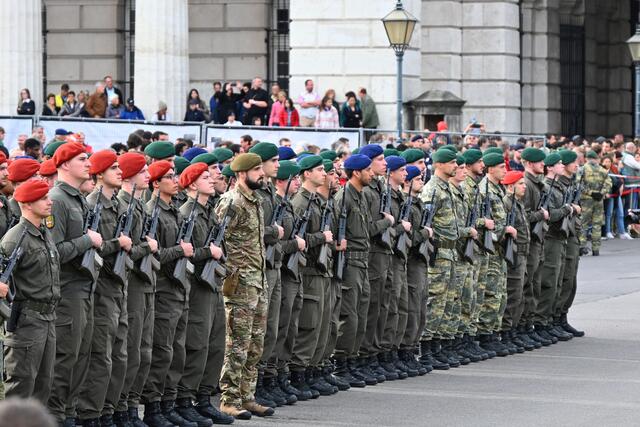 Für die Soldatinnen und Soldaten ist die Angelobung der wohl wichtigste Akt am Nationalfeiertag. | Foto: Friederike M. Schuster