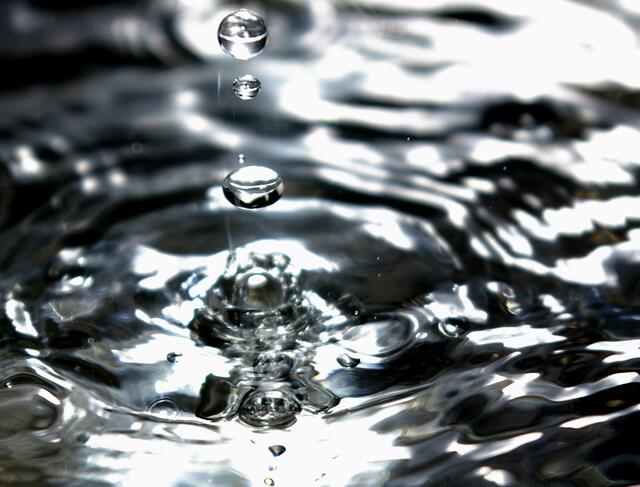 Die Bevölkerung in Zweikirchen, Metschach, Zmuln, Lorberhof und Weitensfeld wird ersucht vorerst das Trinkwasser nur abgekocht zu verwenden. | Foto: stock.adobe.com/Jean-Philippe KLEIN 