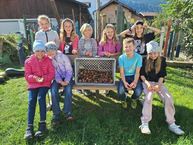 Bei den Bäuerinnen-Aktionstagen lernen Kinder einiges über das Leben am Bauernhof und wo ihre Lebensmittel herkommen. | Foto: LK Bäuerinnen Tirol