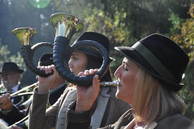 Jagdhornbläsergruppen sorgten im ganzen Gelände für die musikalische Umrahmung. | Foto: Salzburger Freilichtmuseum