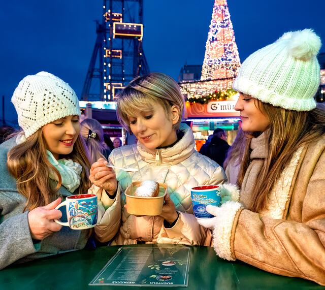 Egal ob Punsch, Glühwein oder Süßspeis – für jeden findet sich was.  | Foto: Julius Silver