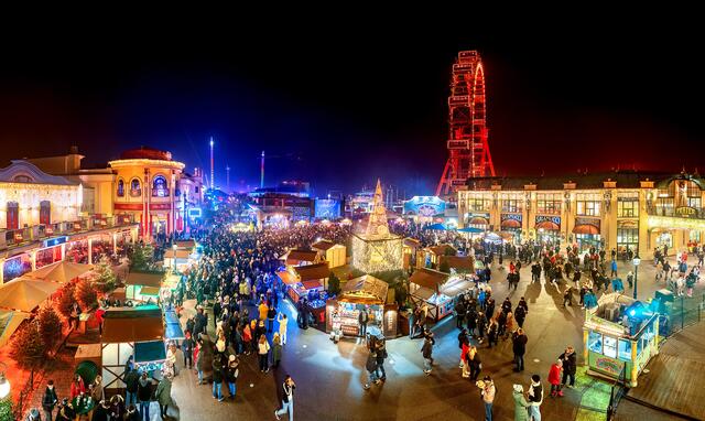 Weihnachtslichter im Prater erhellen die dunkle Winterzeit. | Foto: Julius Silver