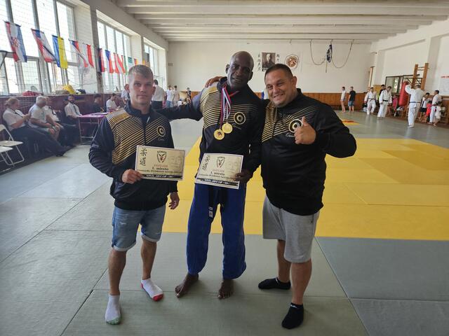 Schüler Christian Kunst, Trainer Leonardo Pedroso Sotolongo und Maximilian Ak. | Foto: Sportclub Olymp