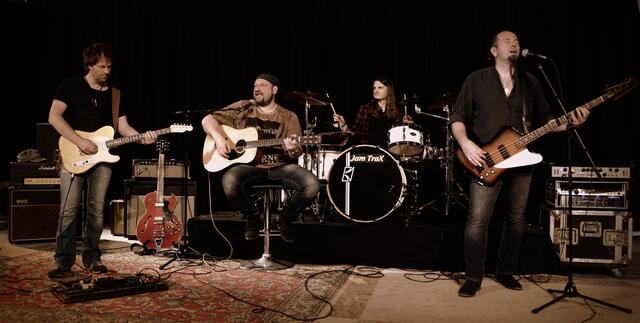 Jam Trax - live on stage - gibt es beim Jubiläumskonzert am 26. Oktober ab 20 Uhr im Stadtsaal in Feldkirchen zu erleben. | Foto: Privat